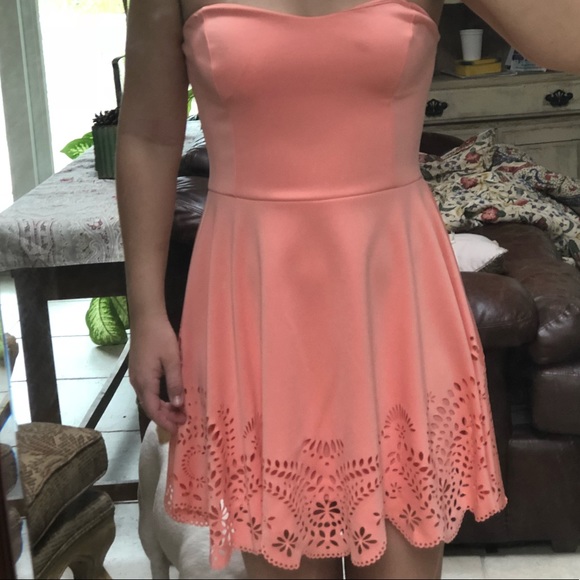 SUMMER/SPRING Peach Strapless Dress 🍑 - Picture 5 of 6